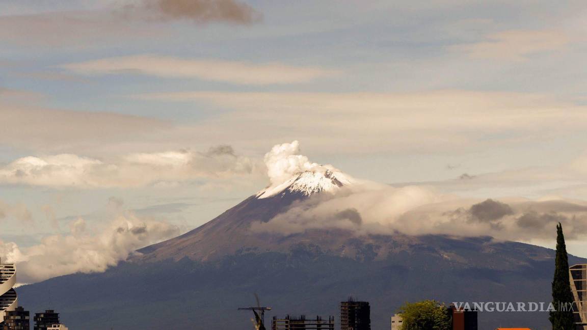 Tras registrarse actividad en volcán Popocatépetl, prevén caída ligera de ceniza en Puebla