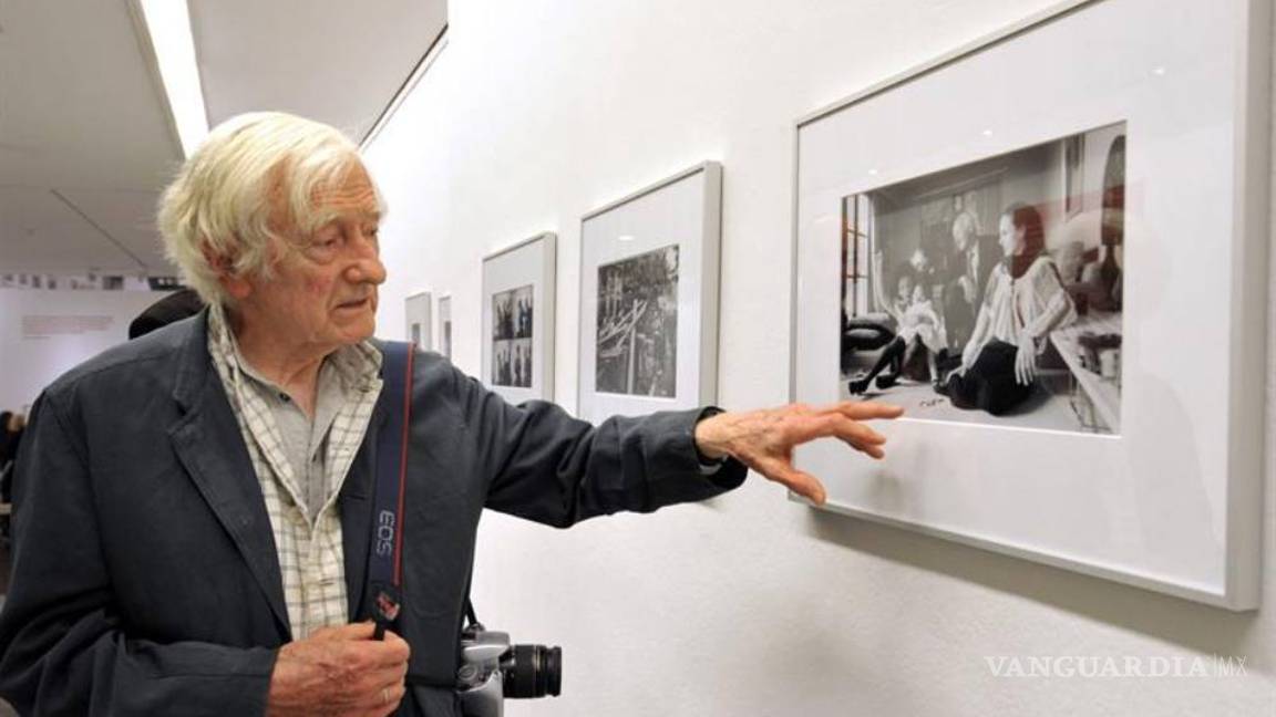 $!Fallece Marc Riboud, conocido por la chica con una flor delante de unos fusiles