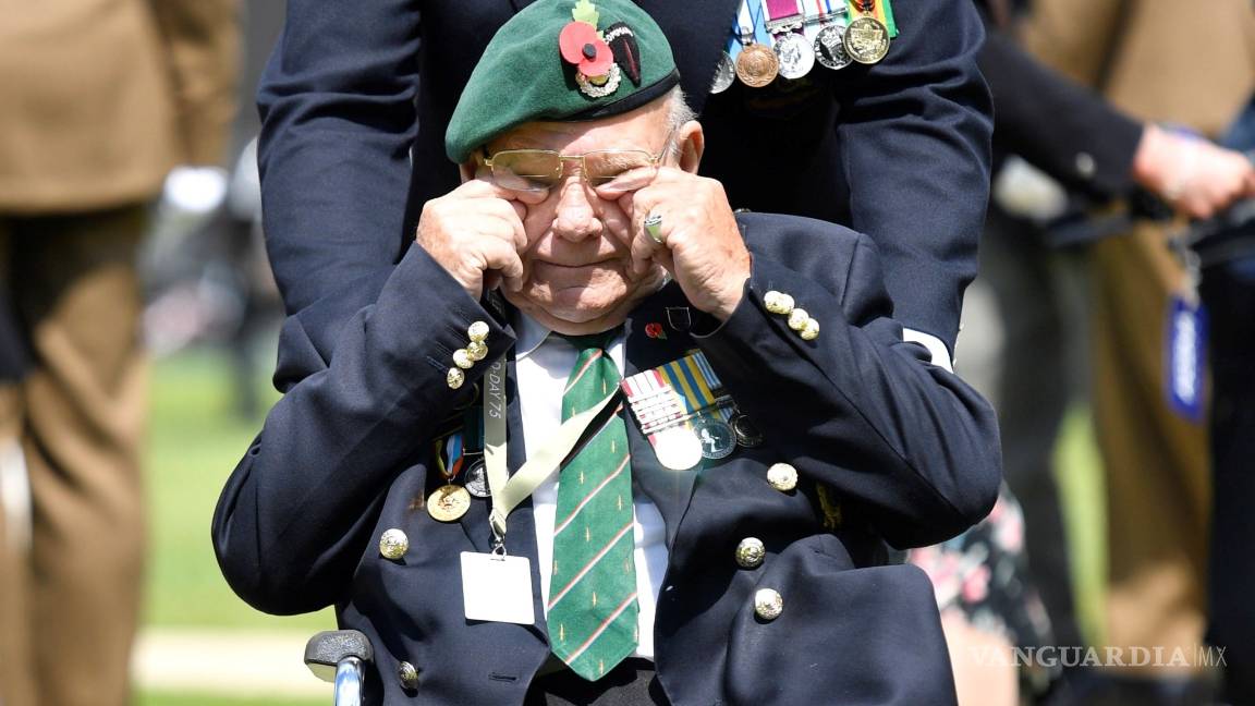 $!Minuto de silencio por los soldados caídos en Normandía