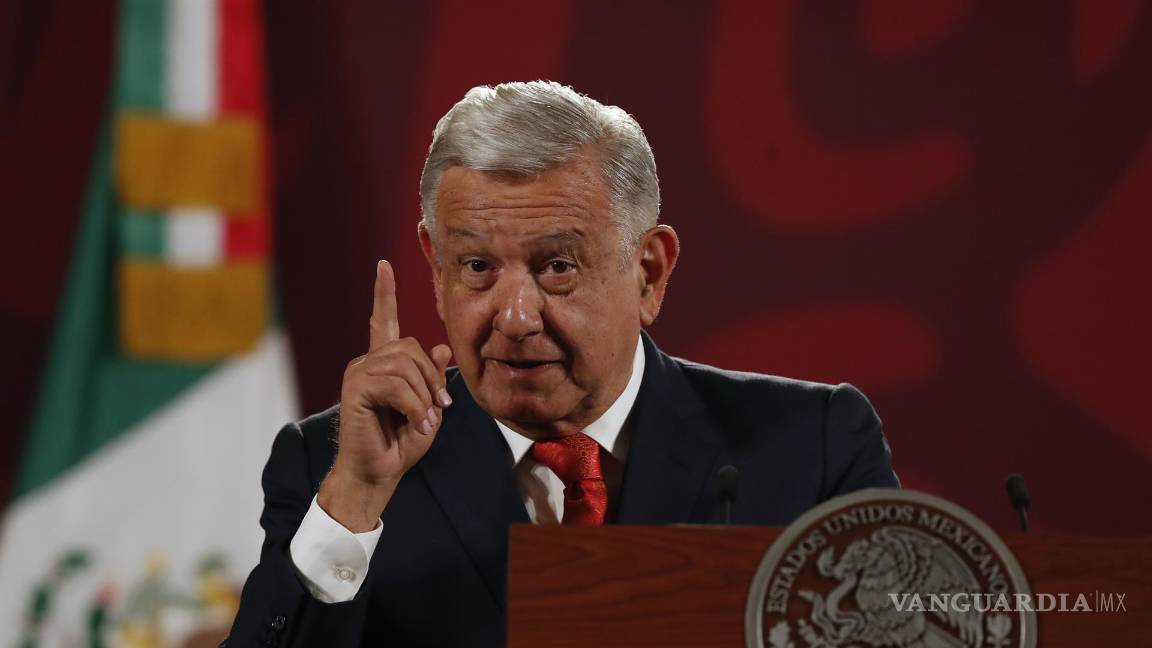 $!El presidente de México, Andrés Manuel López Obrador, ofrece una rueda de prensa en el Palacio Nacional en Ciudad de México (México)