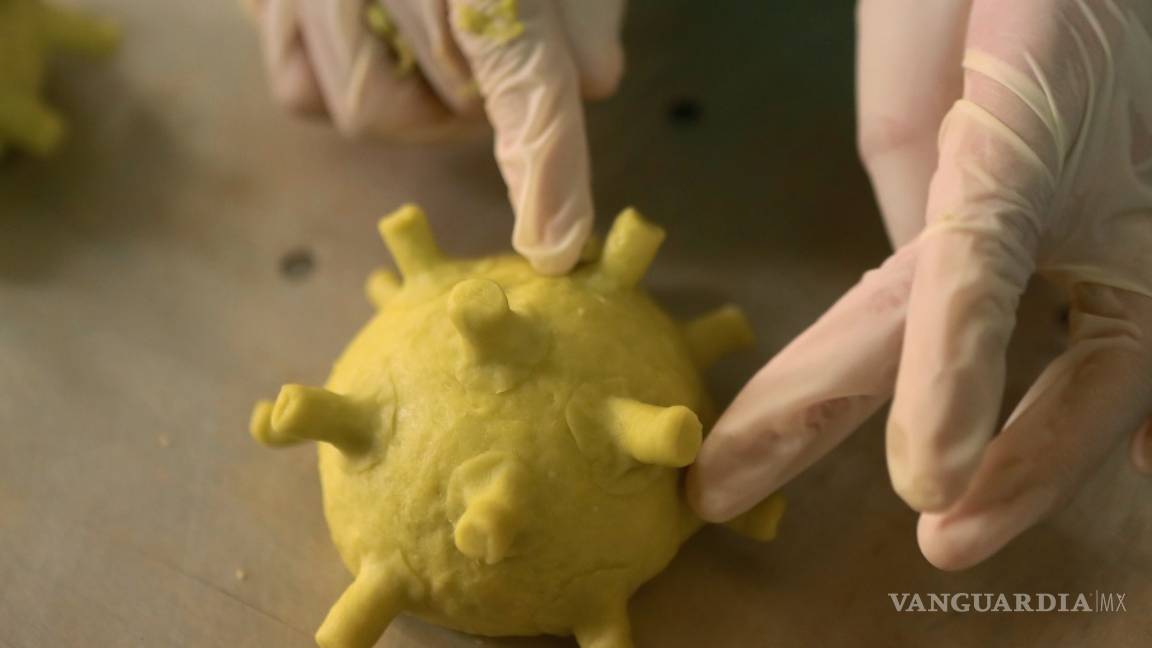 $!Coronavirus: Crean en Vietnam la “Corona burger” con forma del COVID-19 para combatir el miedo a la epidemia