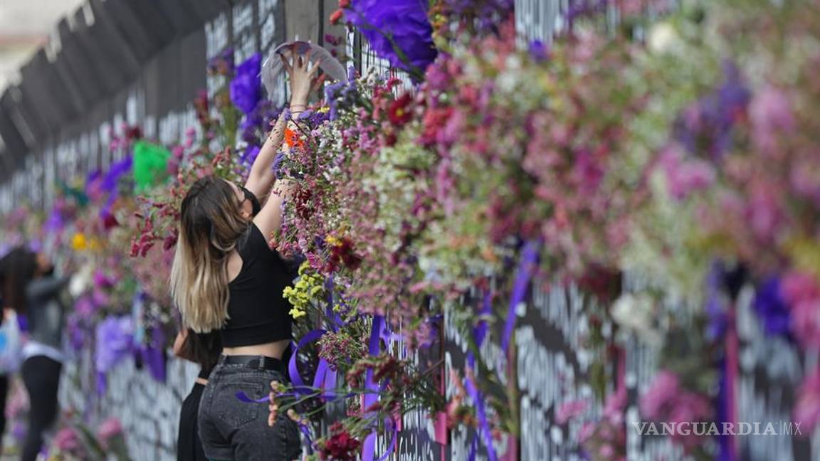 $!Palacio Nacional se convirtió en el 'muro de la memoria' (fotogalería)