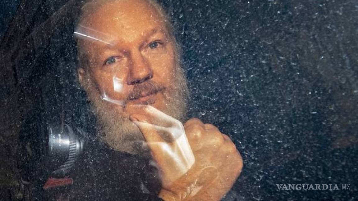 Julian Assange continuará en prisión hasta juicio de extradición