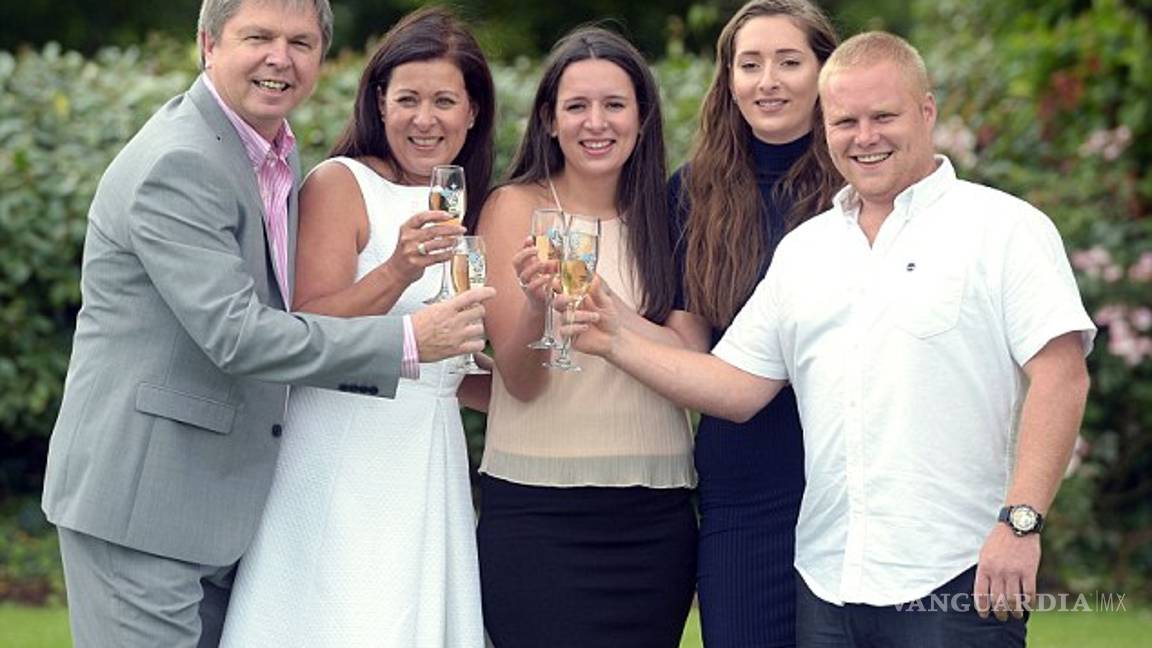 $!Mujer supera el cáncer y gana la lotería el mismo día