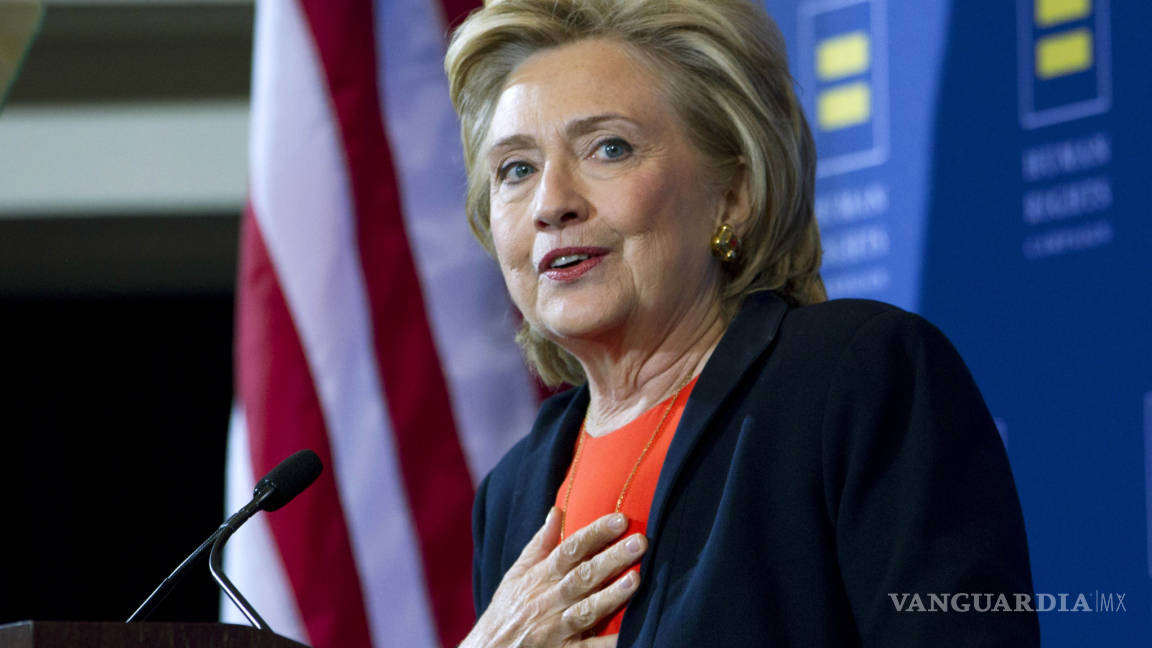 Hillary Clinton se lanza por el voto latino