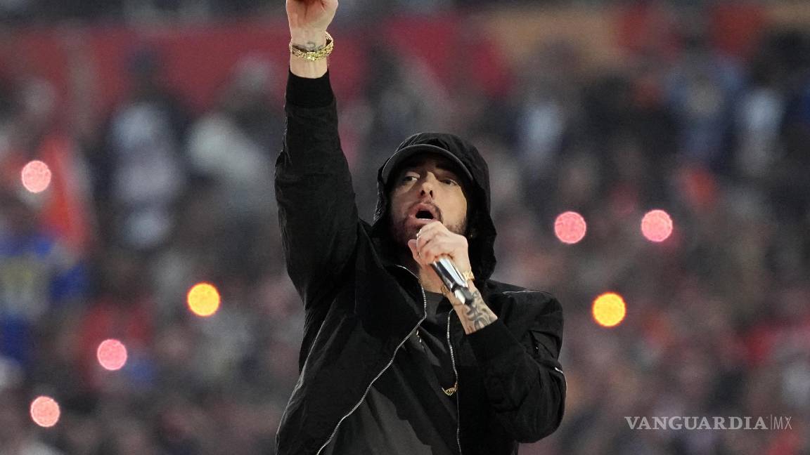 $!Eminem en su presentación en el espectáculo del Super Bowl entre los Rams de Los Angeles y los Bengals de Cincinnati el 13 de febrero de 2022.