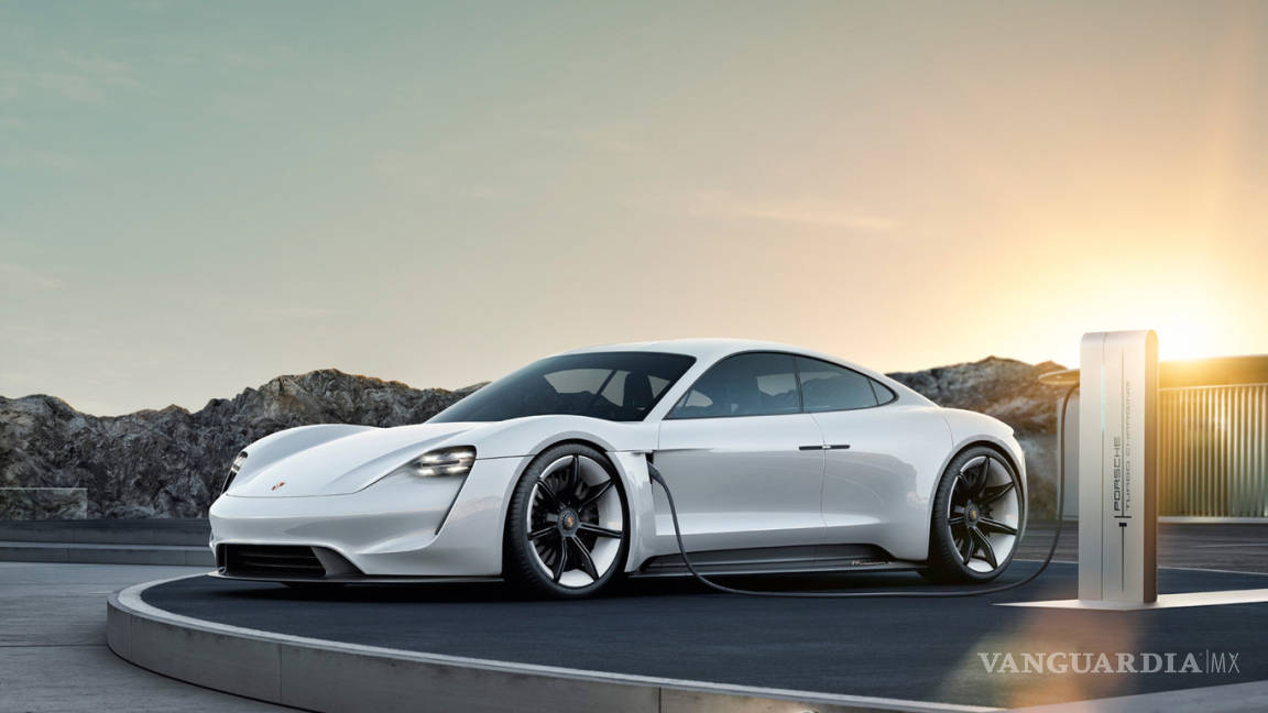 Porsche Taycan llegará en 2019, con autonomía de 500 km y más de 600 CV