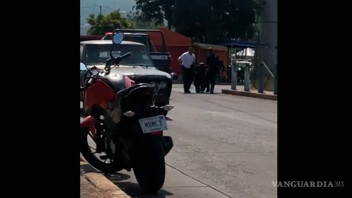 Persecución y balacera en Zamora deja dos oficiales heridos y tres detenidos