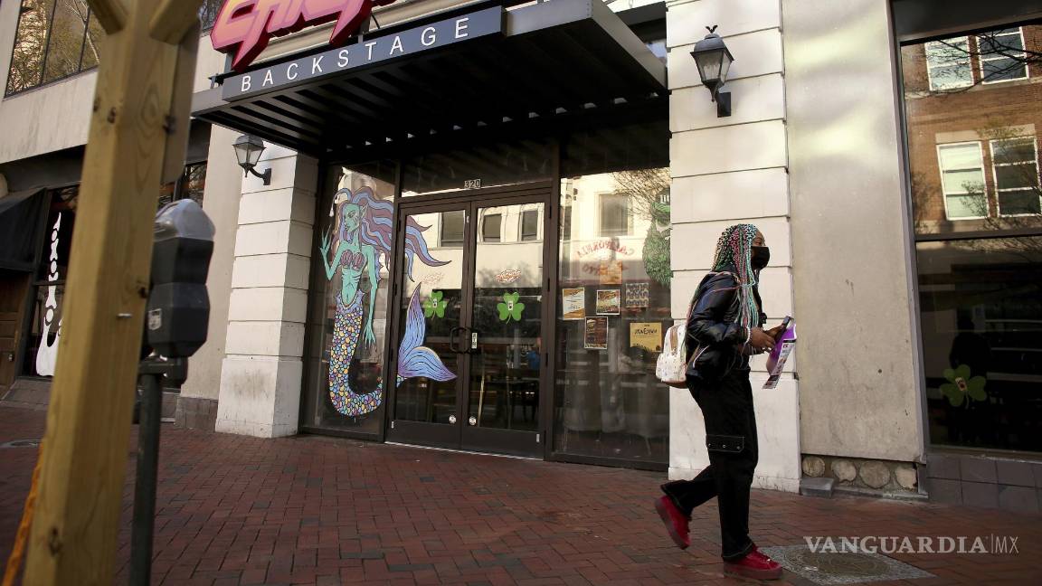 Mueren dos en tiroteo afuera de restaurante en Estados Unidos; entre ellos una reportera