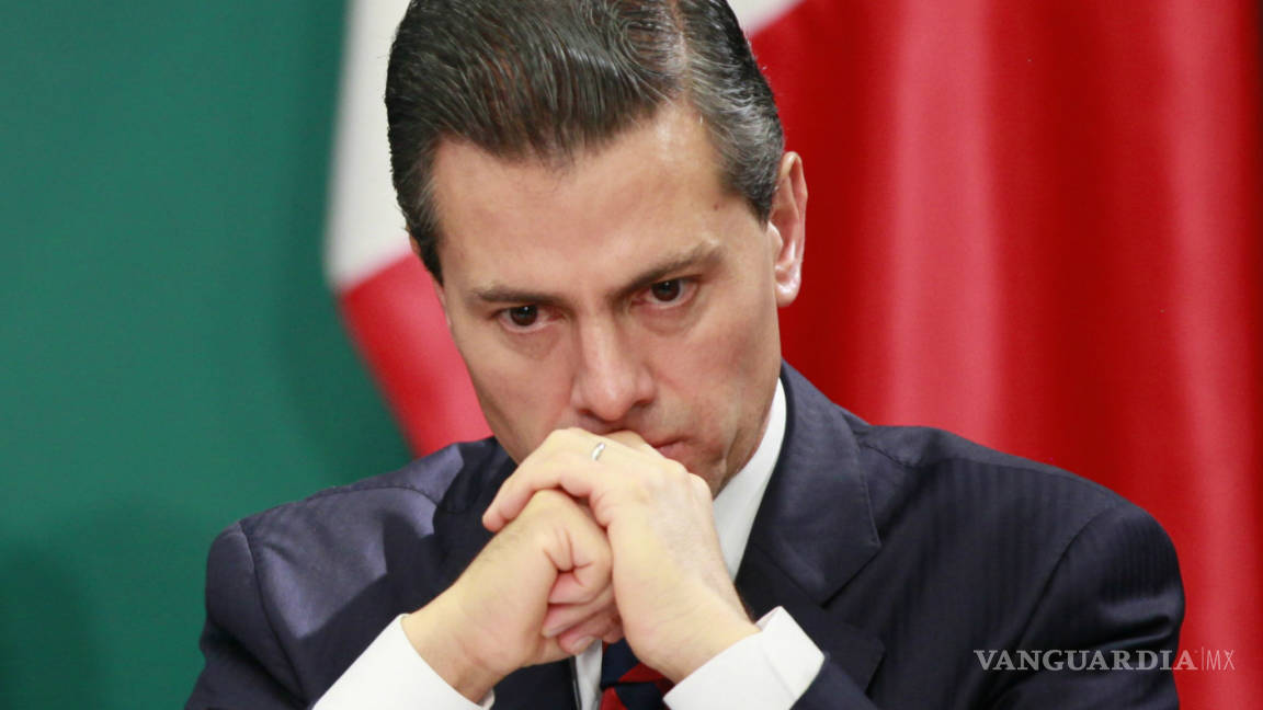 Director de tesis de Peña Nieto atribuye plagio a errores de imprenta