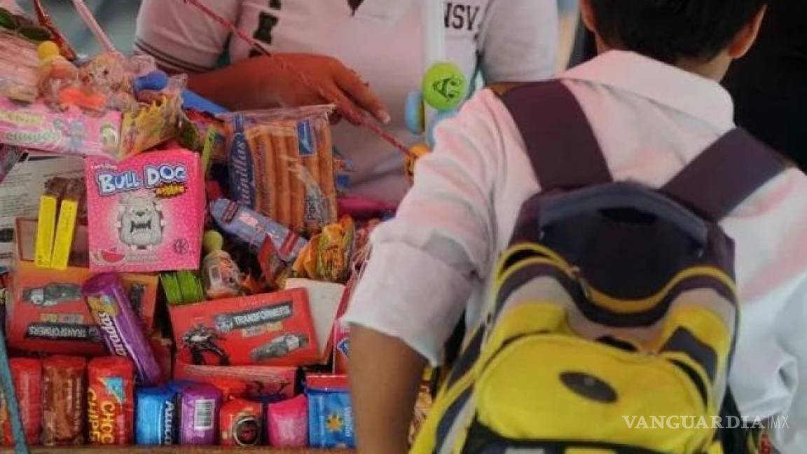 Escuelas tienen hasta marzo para eliminar venta de ultraprocesados: Delgado