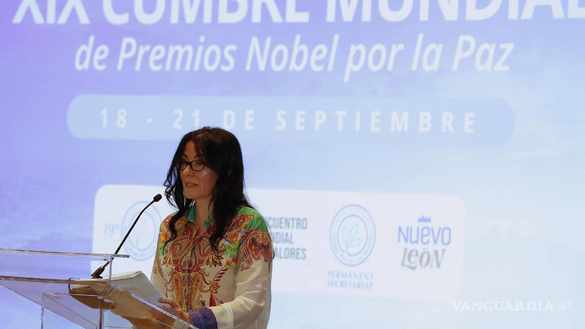 $!La presidenta del Secretariado Permanente de la Cumbre Mundial de Premios Nobel de la Paz, Ekaterina Zagladina en una conferencia de prensa en CDMX.