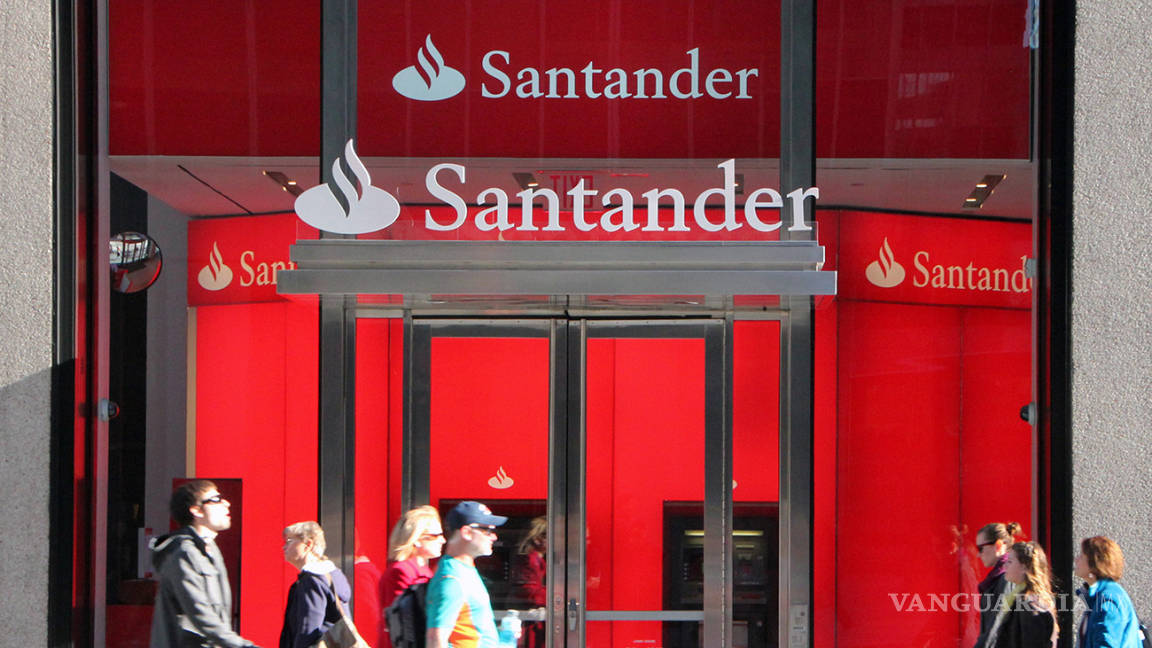 Va Santander por envío de dinero por WhatsApp