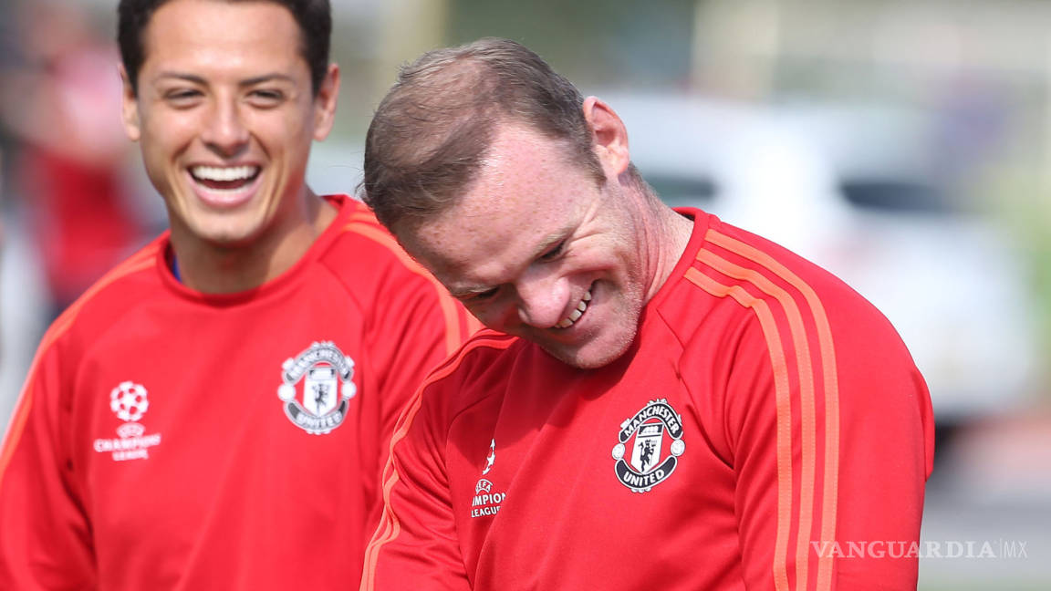 Wayne Rooney extraña al 'Chicharito' como compañero de equipo