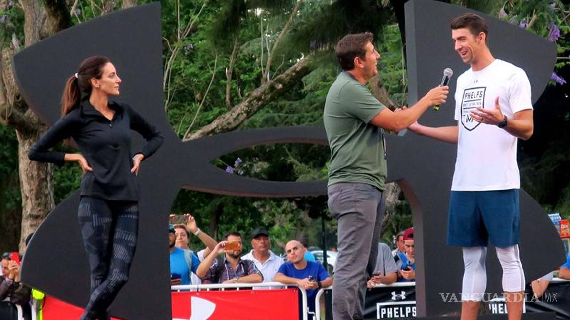 $!Michael Phelps se exhibe durante entrenamiento en visita a Buenos Aires