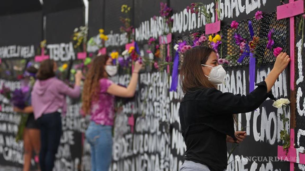 $!Palacio Nacional se convirtió en el 'muro de la memoria' (fotogalería)