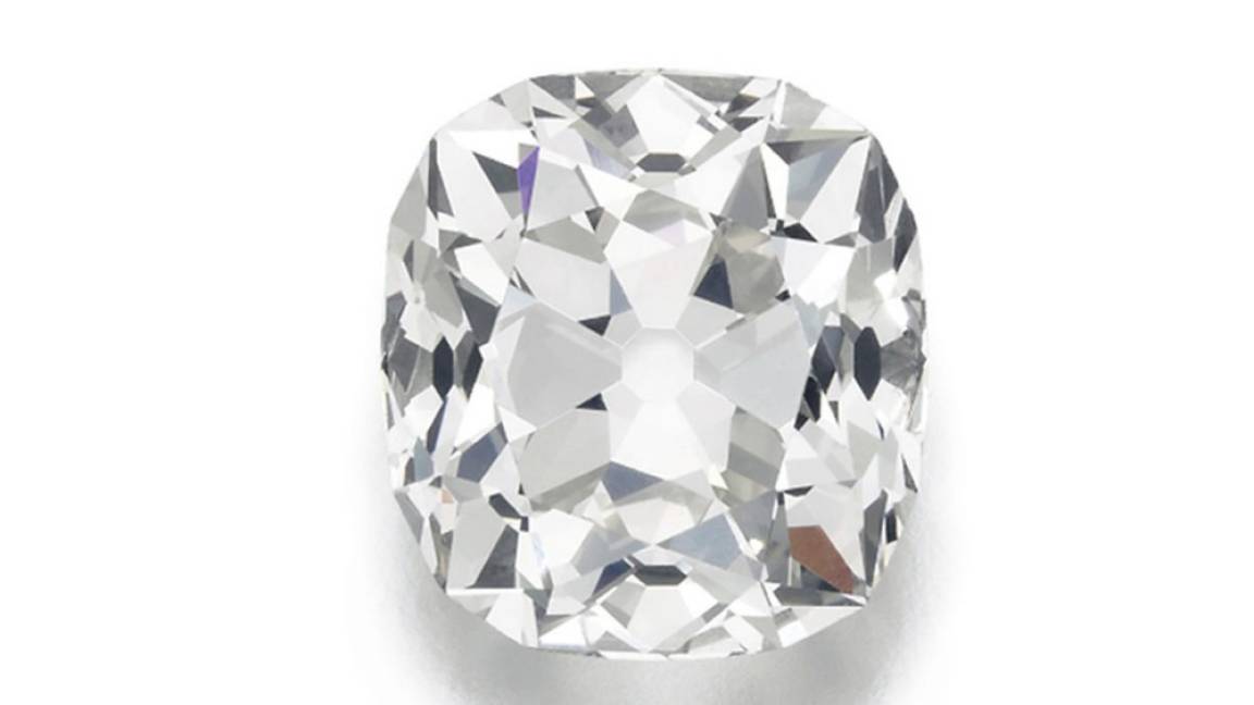 Subastan anillo de diamante comprado en un mercado