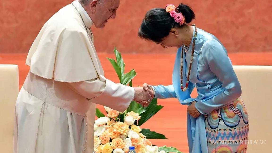 Papa Francisco pide la liberación de la líder birmana y premio nobel de la Paz Aung San Suu Kyi y propone sea acogida en el Vaticano