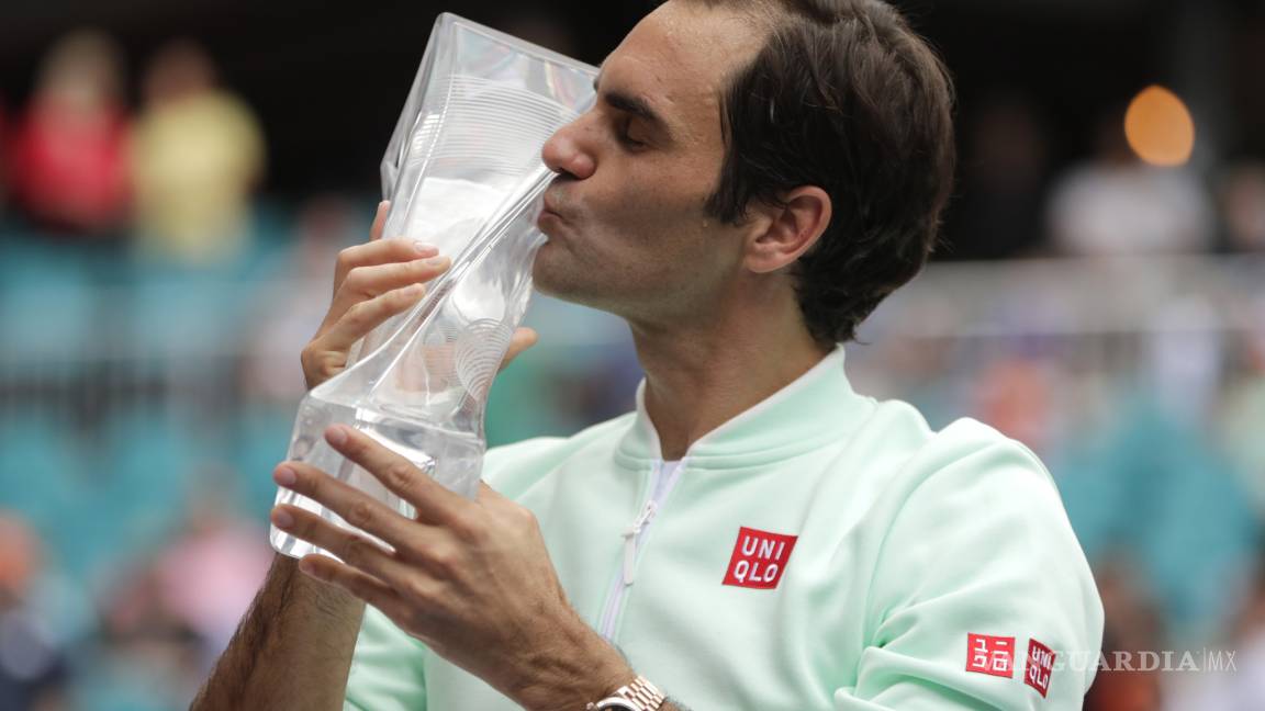 Roger Federer aumenta su leyenda y consigue el título 101 en su historia