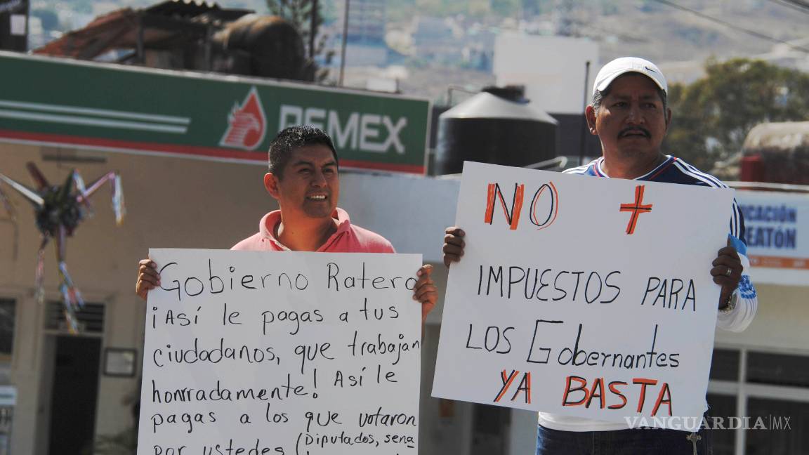 $!Cierran al menos 100 gasolineras por amenazas de bloqueos y ataques