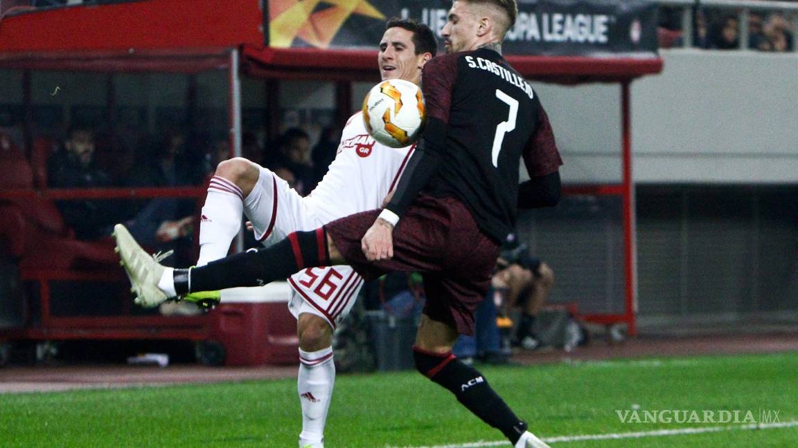 $!'Il Diavolo' se quema en el 'Infierno Griego': el AC Milan no sale de su crisis y es eliminado por el Olympiacos en la Europa League