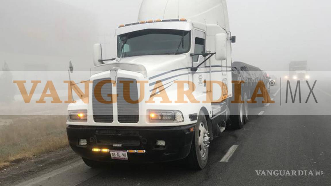 $!Secuestran a operador de transporte en Saltillo para robarle cargamento de láminas