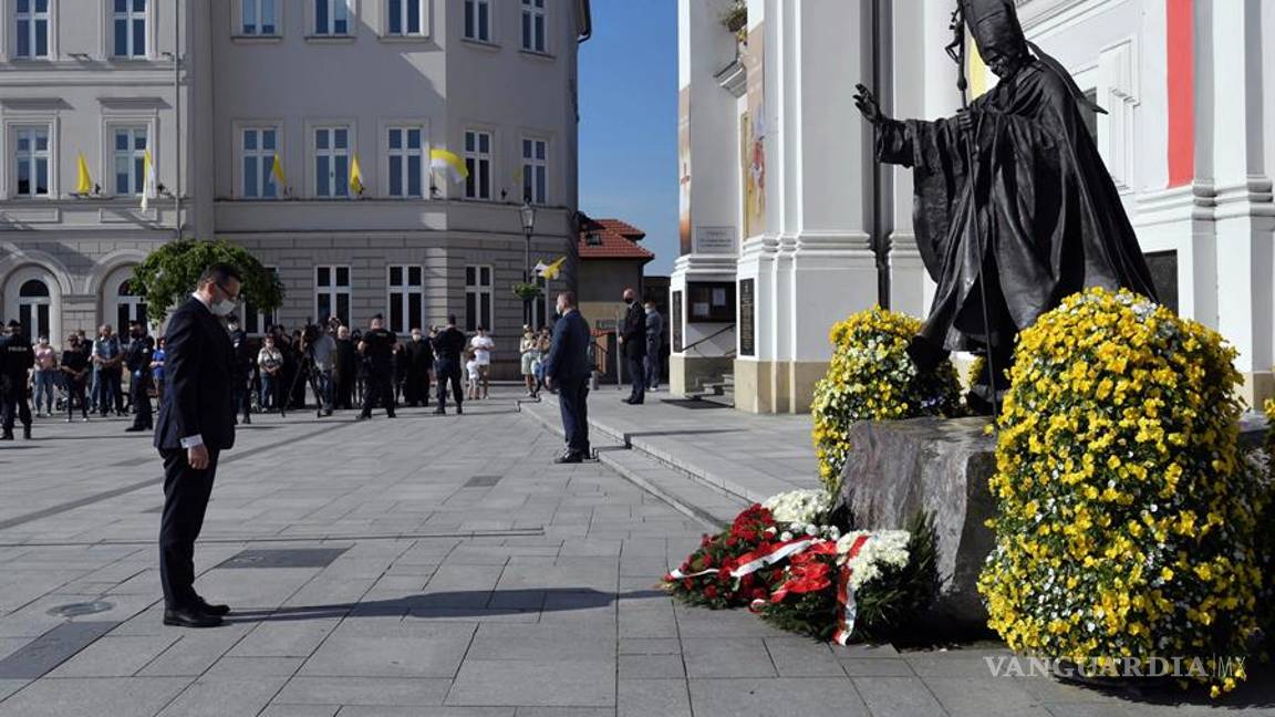 $!Así celebran el centenario del nacimiento de Juan Pablo II en tiempos del coronavirus (fotos)