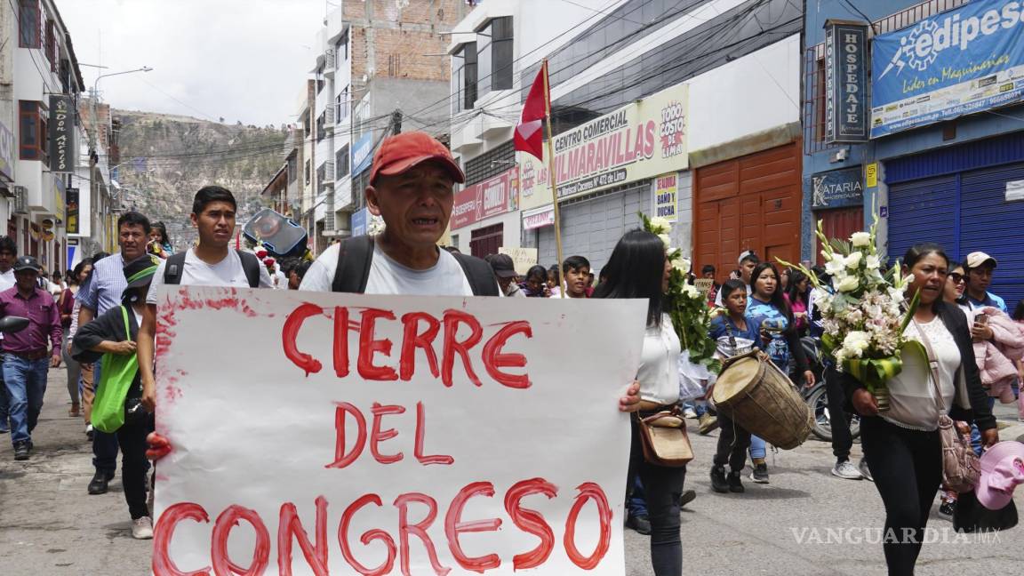 Busca Congreso de Perú elecciones adelantadas