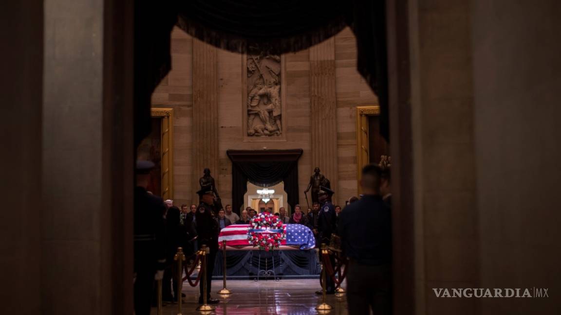 El Capitolio de EU abraza los restos del expresidente de EU George H. W. Bush (Fotogalería)