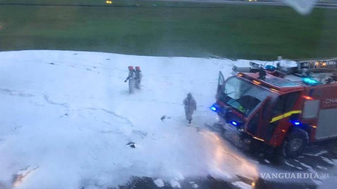 $!Avión con 241 personas a bordo se incendia tras aterrizaje de emergencia