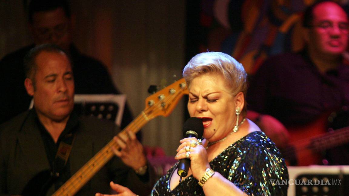 $!VERACRUZ, VER. 17 FEBRERO 2025.- La cantante Paquita la del Barrio falleció hoy a los 77 años. Francisca Viveros Barradas nació en abril de 1947 en Alto Lucero, Veracruz. MEXICO, DF 20SEPTIEMBRE2005.- La cantante Paquita la del Barrio se presentó en un bar de la ciudad de México como parte de la grabación de un programa que se transmite en televisión por cable. FOTO: Miguel Dimayuga/CUARTOSCURO.COM