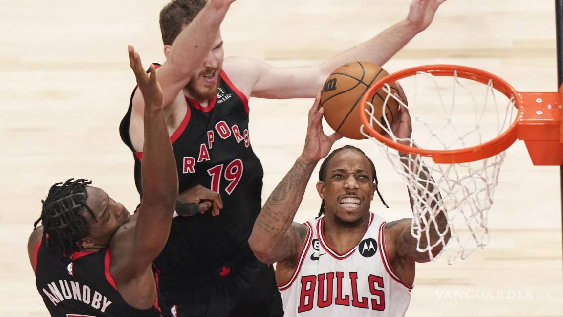 Con gran remontada, Bulls vence a Raptors y se acerca a los Playoffs