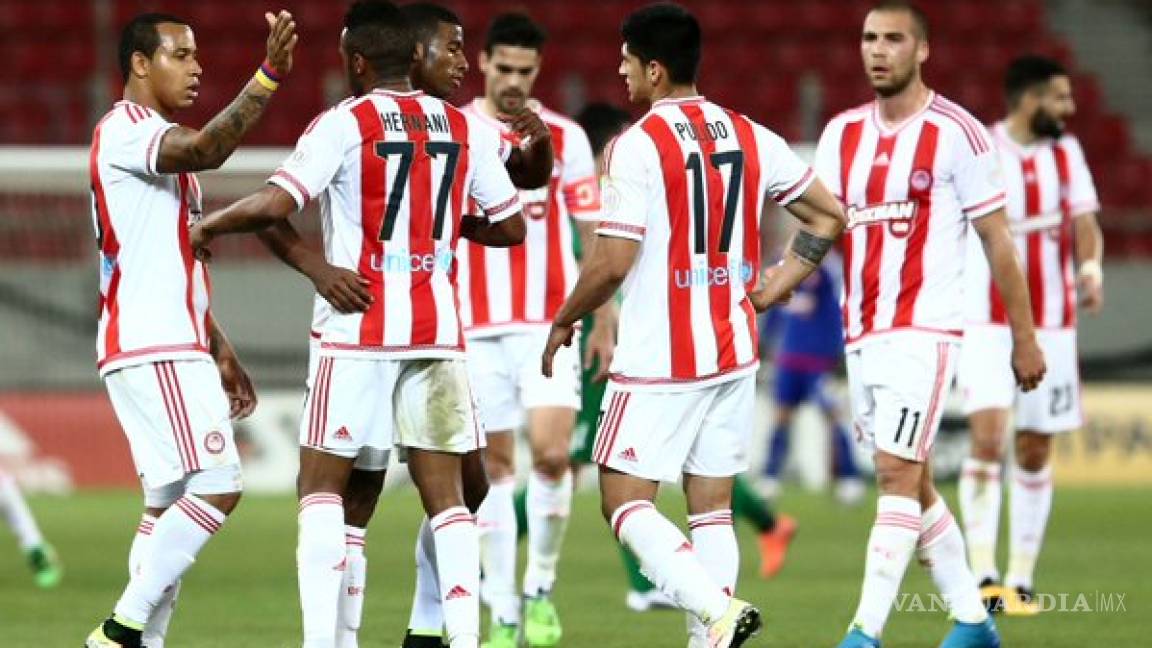 Con asistencia y gol de Alan Pulido, Olympiacos vence 4-0 al Panthrakikos