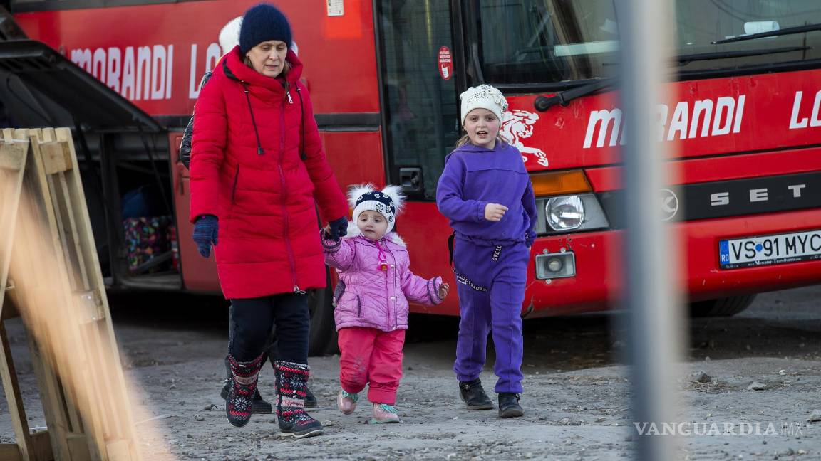 $!La ciudad estratégica lleva tres semanas rodeada por tropas rusas que la bombardean sin cesar.