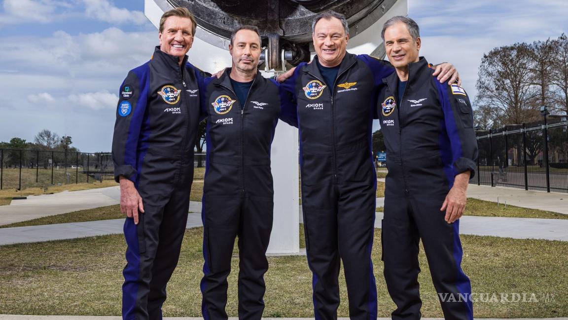 $!Tripulación de la Misión Axiom 1 (Ax1): (i-d) el piloto Larry Connor, el especialista Mark Pathy, el comandante Miguel López-Alegría, y el especialista Eytan Stibbe.