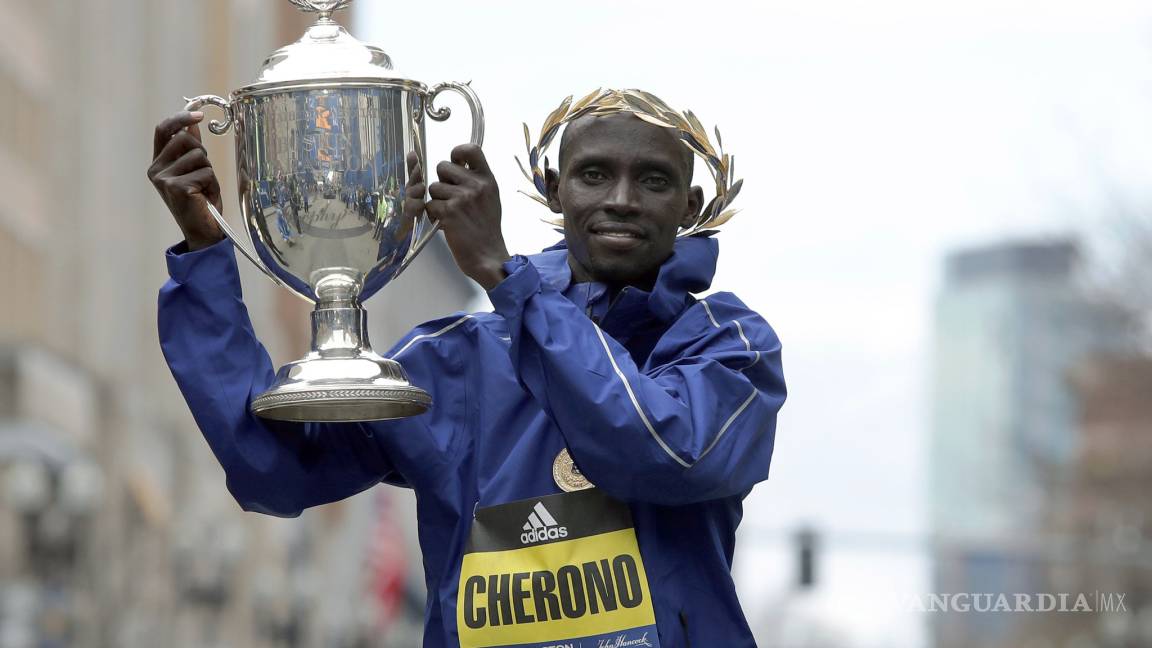 Keniano Cherono gana Maratón de Boston en final electrizante