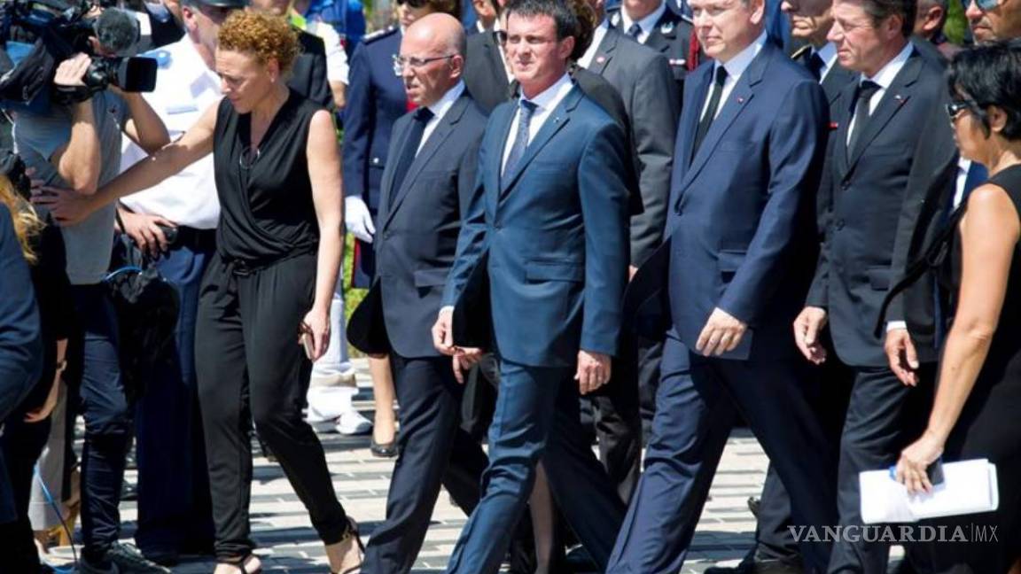 Abuchean al primer ministro, Manuel Valls en Niza
