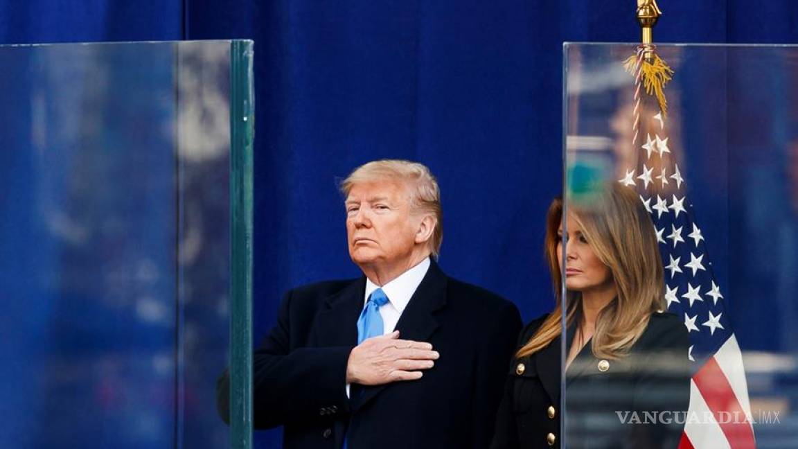Trump rinde tributo a veteranos en el centenario del desfile