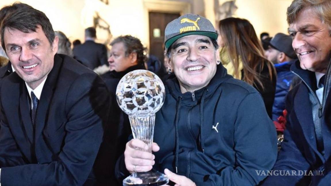$!Entra Maradona al Salón de la Fama italiano