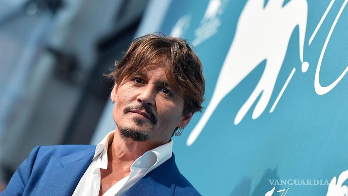 $!Johnny Depp coincide con su hija y cierra la Mostra con "Waiting for the barbarians”