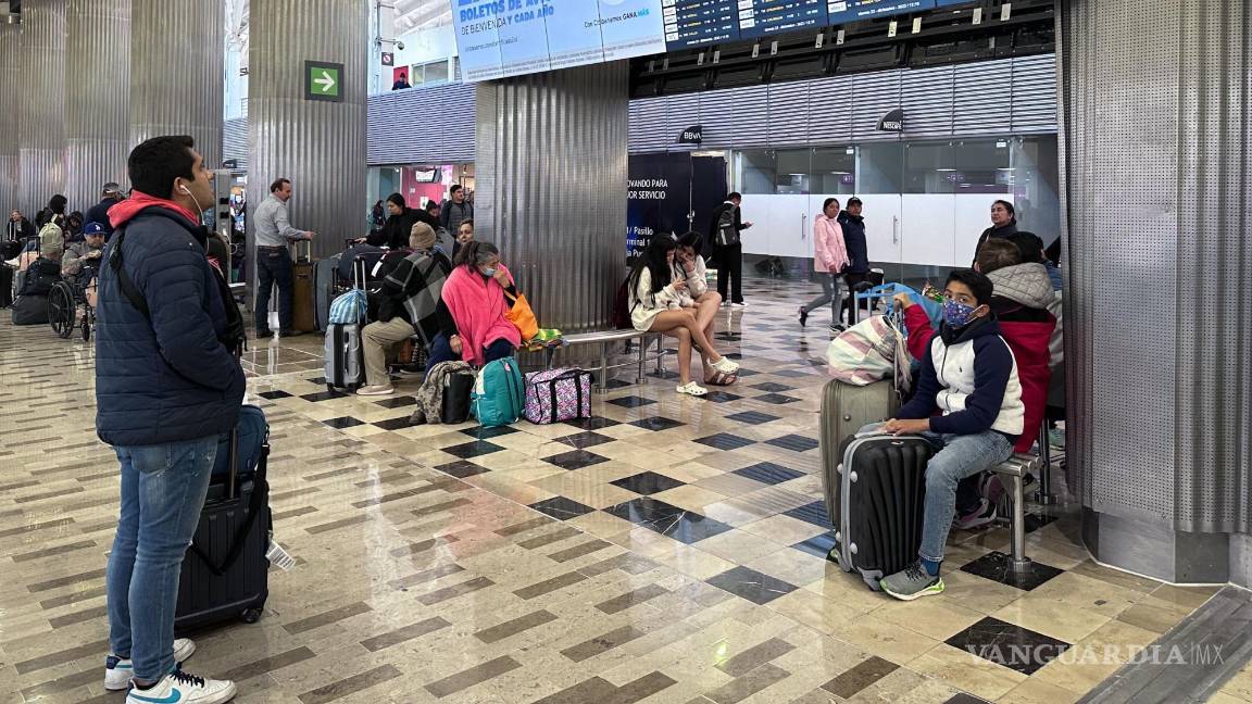 $!CIUDAD DE MÉXICO, 22DICIEMBRE2023.- La afluencia del aeropuerto internacional de la Ciudad de México (AICM) se registra con afluencia baja aún. Con información de la secretaría de turismo miles de personas arribaran estos días para pasar navidad en la Ciudad. FOTO: ANDREA MURCIA /CUARTOSCURO.COM