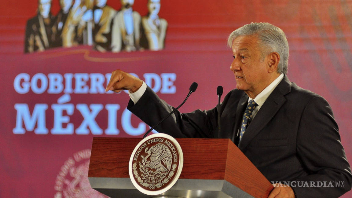 AMLO 'toca madera' y asegura México está bien ante amenaza de recesión global