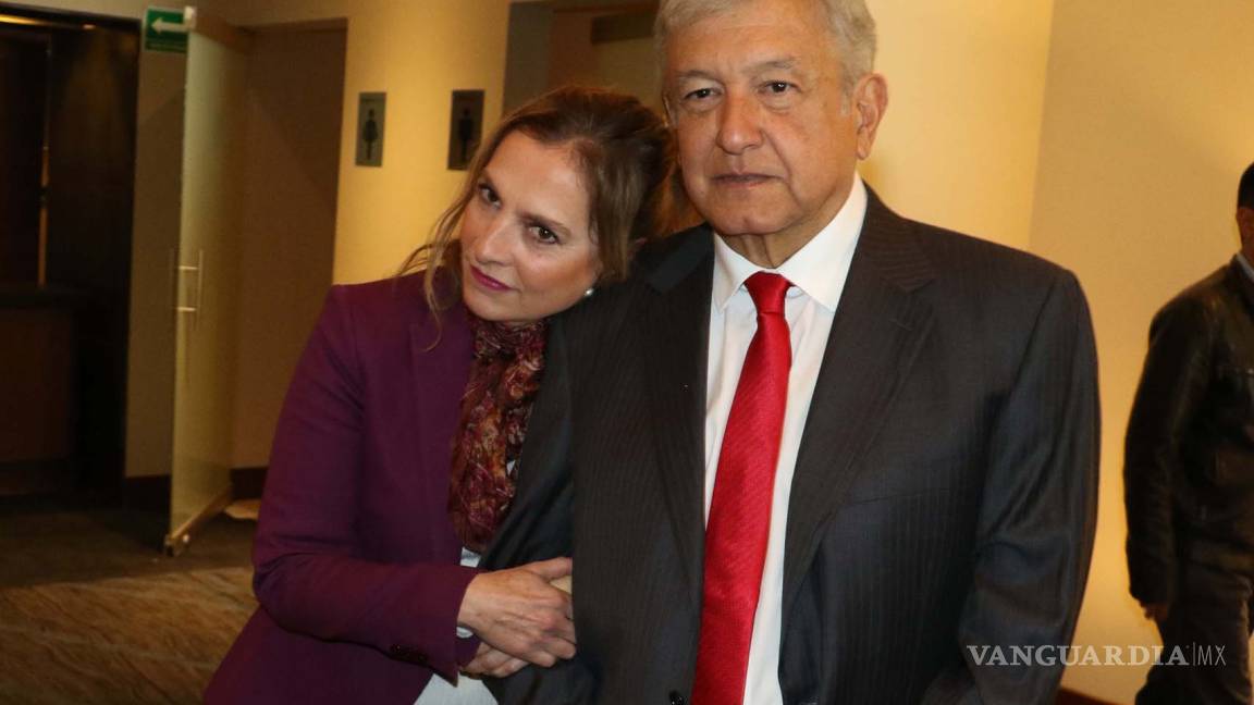 Me da vergüenza opinión de Vargas Llosa: esposa de AMLO