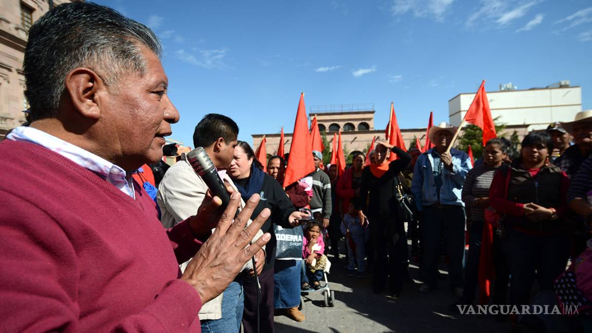 $!Movimiento Antorchista protesta en Palacio de Gobierno de Coahuila