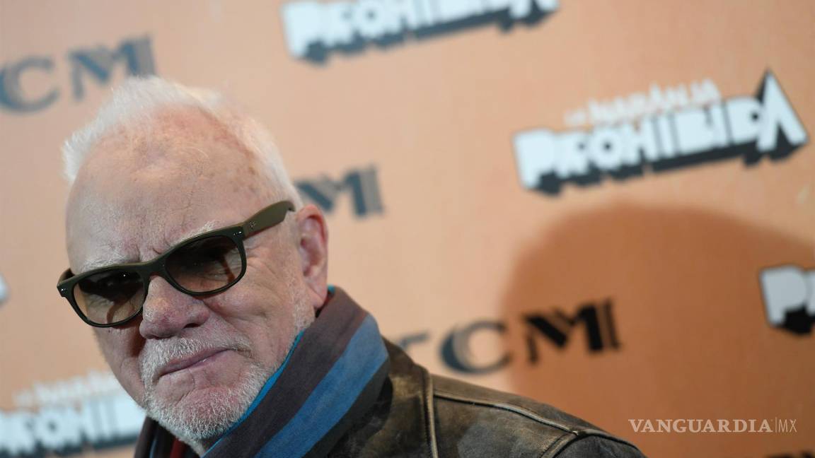 $!El actor británico Malcolm McDowell, mítico protagonista de “La naranja mecánica”, posa durante la presentación del documental “La naranja prohibida”, que reconstruye los acontecimientos polémicos que rodearon al primer pase público de la película de Stanley Kubrick en España, este martes en Madrid. EFE/Víctor Lerena