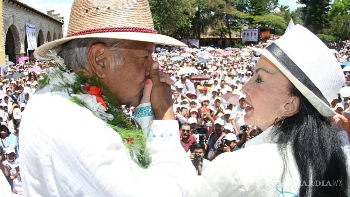 $!De Carlos Villagrán ‘Kiko’ a Laura Zapata, celebridades que saltaron de los escenarios a la política