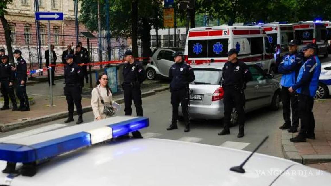 Adolescente mata a 8 niños y a un guardia en escuela en Belgrado, Serbia