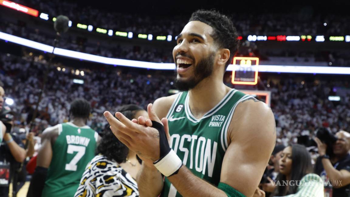 Celtics de Boston vence al Heat de Miami con una agónica canasta