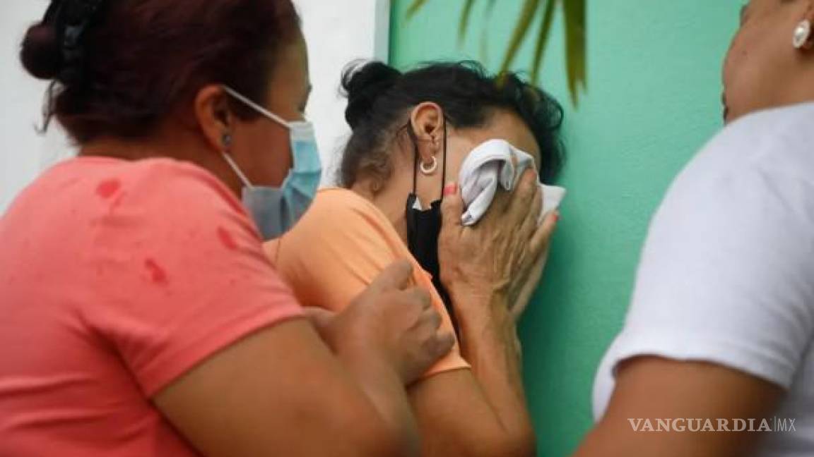 Presidenta de Honduras atribuye a pandillas callejeras el motín en prisión que dejó 41 mujeres muertas