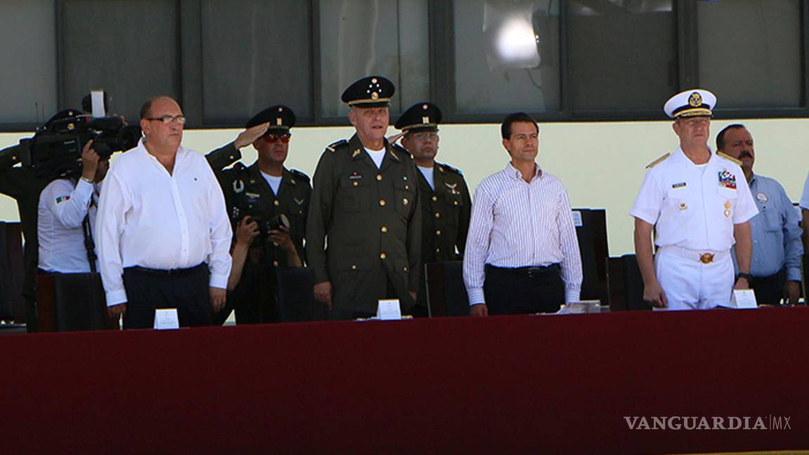 $!Inaugura Peña Nieto cuartel militar en Piedras Negras, Coahuila